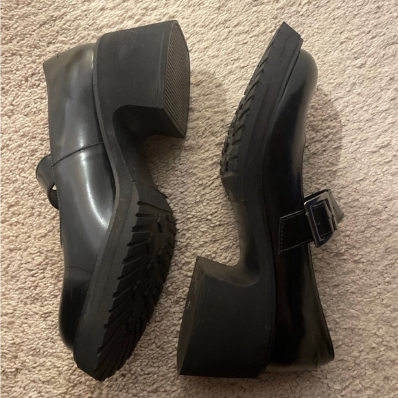 Steve Madden Tulip Patent Leather Platform Mary Janes - Picture 2 of 2